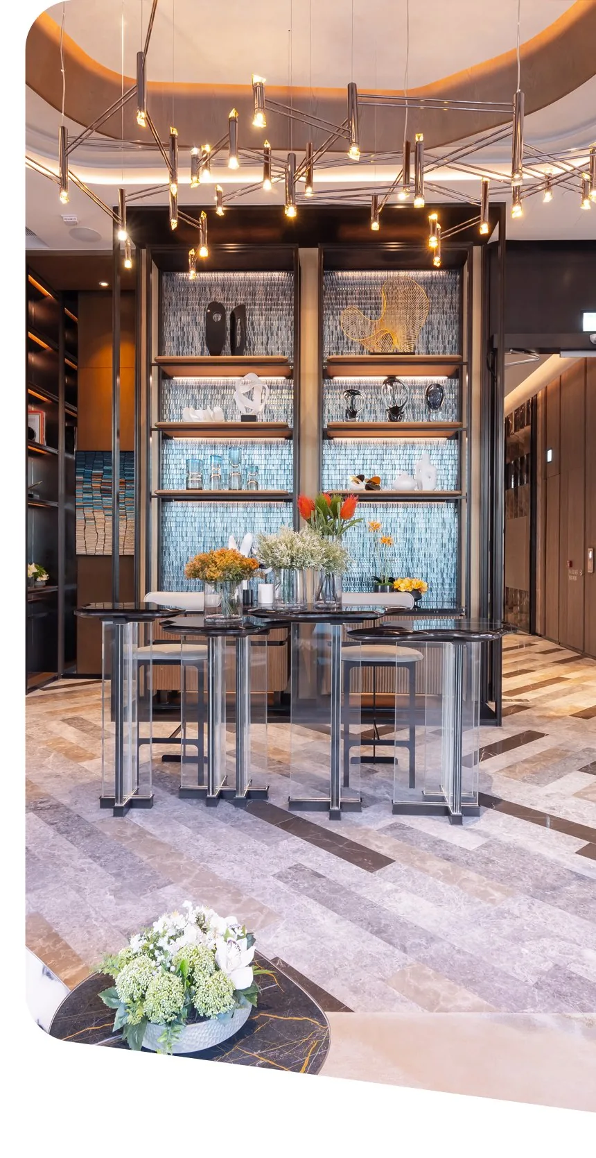 233 Prince Edward Road West 太子道西233號 Club 233 大堂藝術陳列